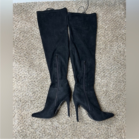 🟣two bundle Brand new women boots size9.5 black ones is a size9 - Picture 10 of 11